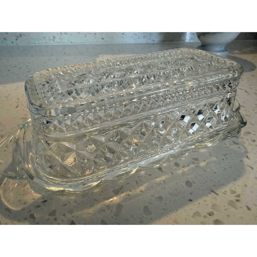 Depression glass‎ vintage Elegant Clear Glass Butter Dish with cover.